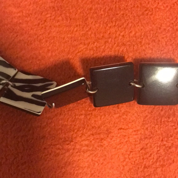 Black and white chain belt - Picture 4 of 4